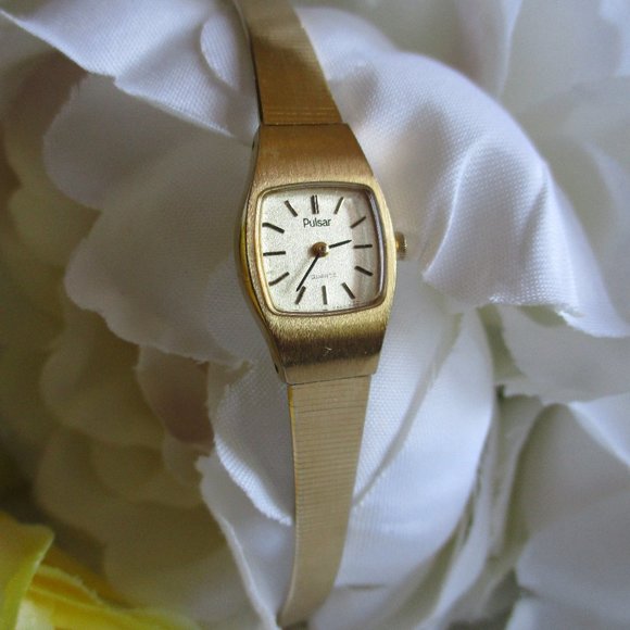 PULSAR QUARTZ GOLD WATCH – VINTAGE - Picture 2 of 15